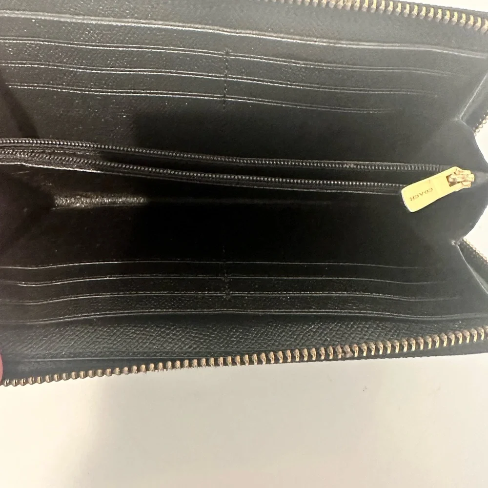 Coach accordion zip